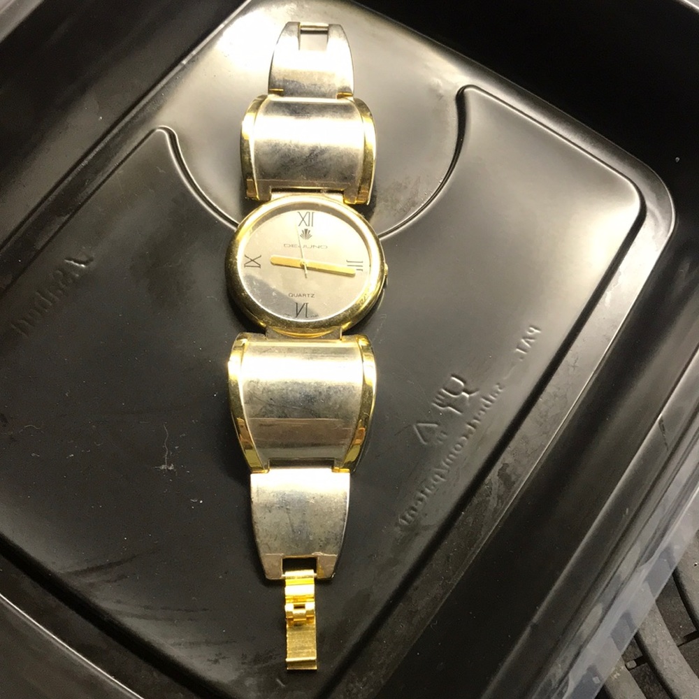 Dejuno Quartz watch